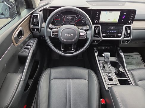 Used 2023 Kia Sorento X-Line EX image 10