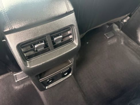 Used 2024 Ford Edge SEL w/ Convenience Package image 16