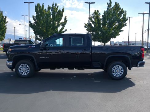 New 2026 Chevrolet Silverado 3500 LT w/ All Star Edition image 2