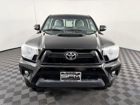 Used 2015 Toyota Tacoma w/ TRD Sport Package AWD/4WD image 4