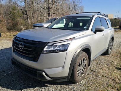 Used 2022 Nissan Pathfinder SV w/ SV Black Package