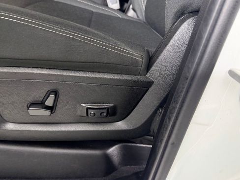 Used 2025 RAM 2500 Big Horn AWD/4WD image 25