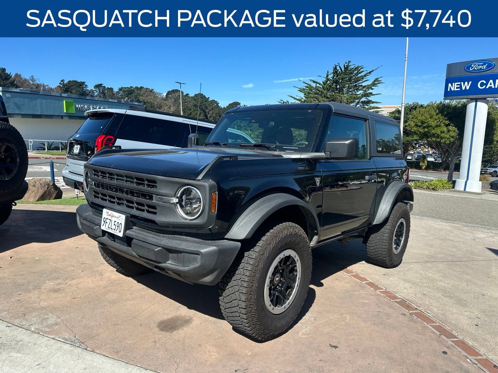 Used 2023 Ford Bronco 2-Door w/ Sasquatch Package AWD/4WD image 4