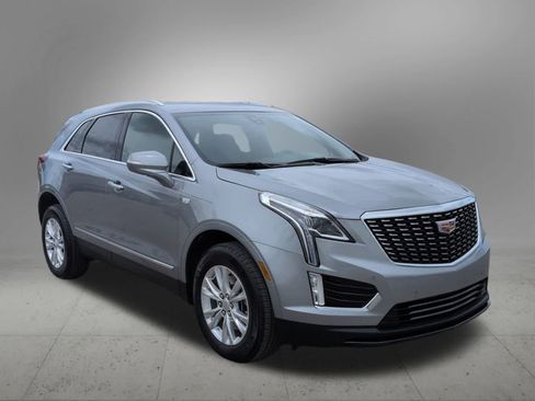 Used 2025 Cadillac XT5 Luxury w/ LPO, Floor Liner Package AWD/4WD image 8