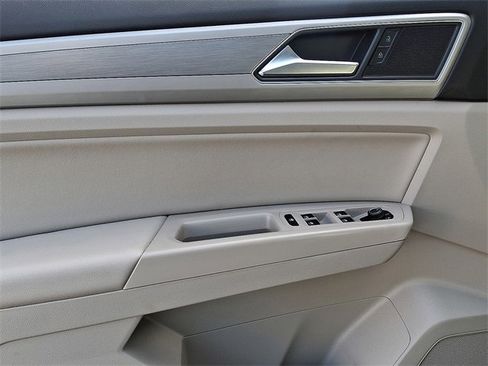 Used 2018 Volkswagen Atlas SE image 14