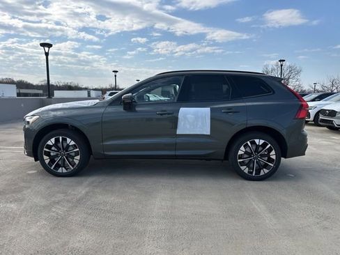 New 2026 Volvo XC60 B5 Plus w/ Climate Package PRO image 4