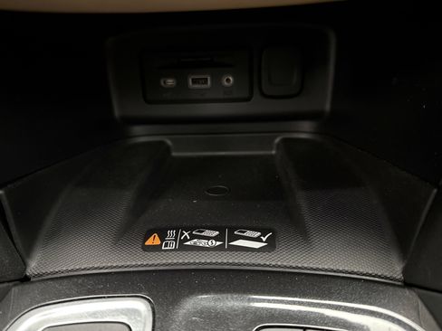 Used 2023 Chevrolet Equinox Premier image 18