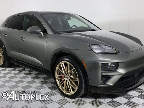 Used 2025 Porsche Macan Turbo Electric image 3