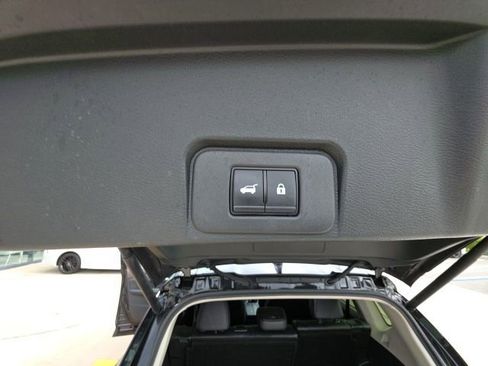 Used 2023 Nissan Rogue SV FWD image 28