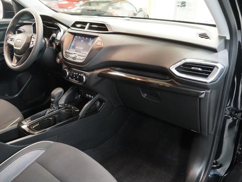 Used 2023 Chevrolet TrailBlazer LT FWD image 13