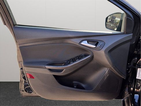 Used 2018 Ford Focus SEL image 15