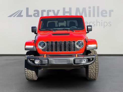 New 2025 Jeep Gladiator Mojave image 9