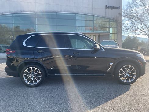 Used 2025 BMW X5 xDrive40i w/ Climate Comfort Package image 2