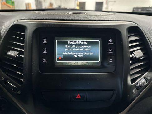 Used 2016 Jeep Cherokee Latitude image 29