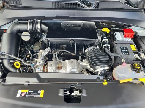 Used 2025 Jeep Compass Latitude AWD/4WD image 16