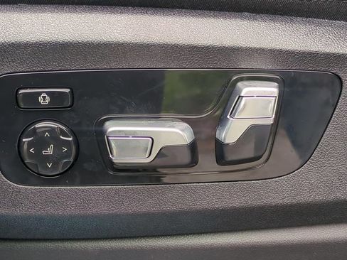New 2026 BMW X5 xDrive40i w/ Executive Package AWD/4WD image 16