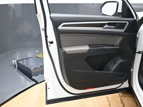 Used 2023 Volkswagen Atlas SE w/ Panoramic Sunroof Package AWD/4WD image 43