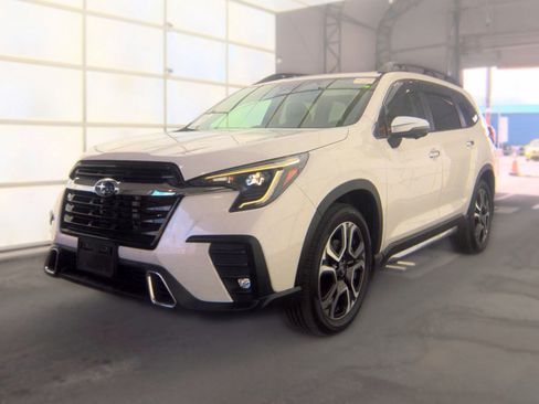 Used 2023 Subaru Ascent Touring AWD/4WD image 3