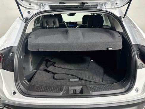 Used 2025 Chevrolet Trax LT w/ LT Convenience Package FWD image 27