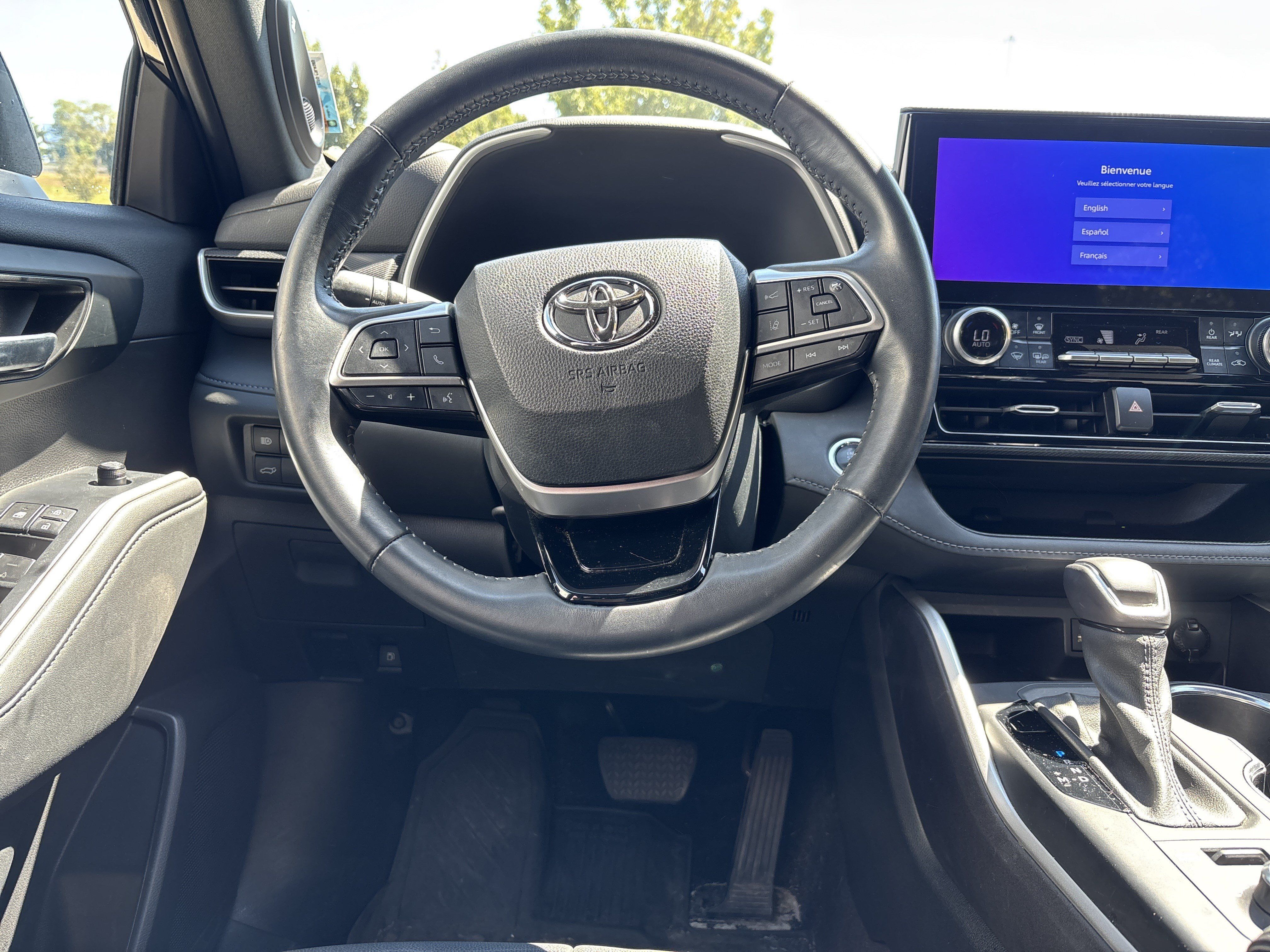 Used 2023 Toyota Highlander XSE AWD/4WD image 16