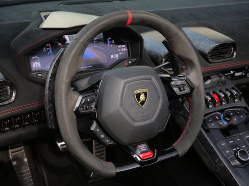 Used 2018 Lamborghini Huracan Performante image 19