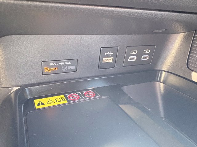 Used 2025 Toyota Camry SE FWD image 19