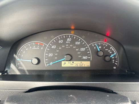 Used 2012 Toyota Camry L image 17