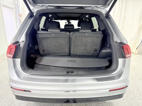 Used 2020 Volkswagen Tiguan SEL Premium R-Line image 10