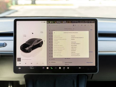 Used 2023 Tesla Model Y AWD image 27