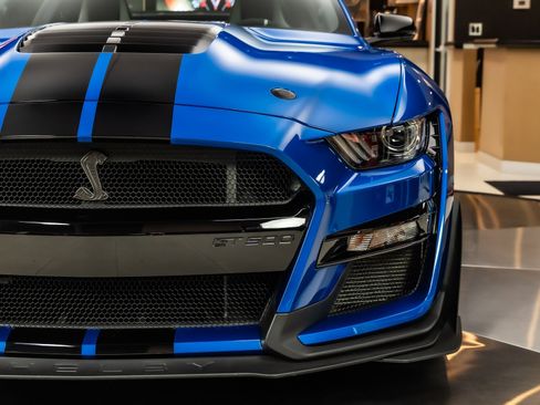 Used 2020 Ford Mustang Shelby GT500 w/ Carbon Fiber Track Pack RWD image 28