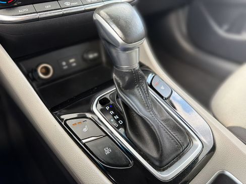 Used 2019 Hyundai Ioniq Plug-In Hybrid FWD image 20