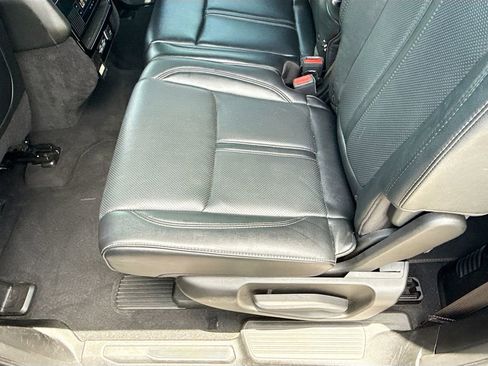 Used 2023 Jeep Wagoneer L Series II AWD/4WD image 29