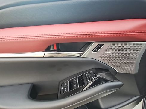 Certified 2025 MAZDA MAZDA3 Hatchback w/Premium Plus Pkg image 9