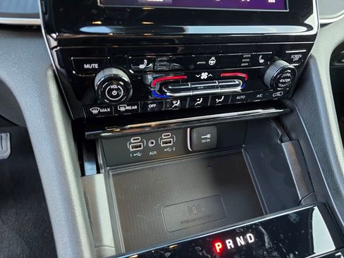 New 2025 Jeep Grand Cherokee Laredo X w/ Luxury Tech Group I image 25