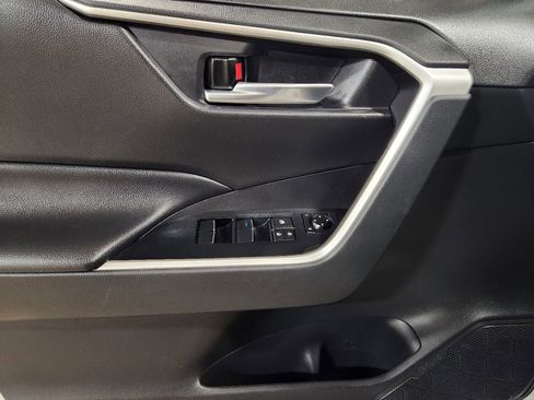 Used 2021 Toyota RAV4 XLE Premium image 42