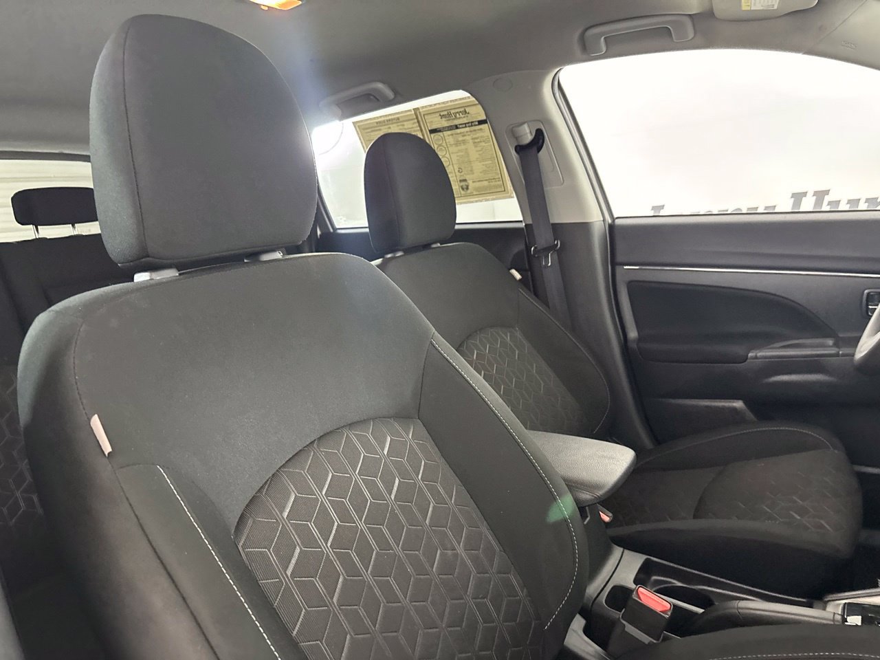 Used 2025 Mitsubishi Outlander Sport ES AWD/4WD image 27