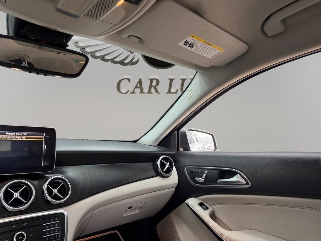 Used 2019 Mercedes-Benz GLA 250 w/ Premium Package image 19