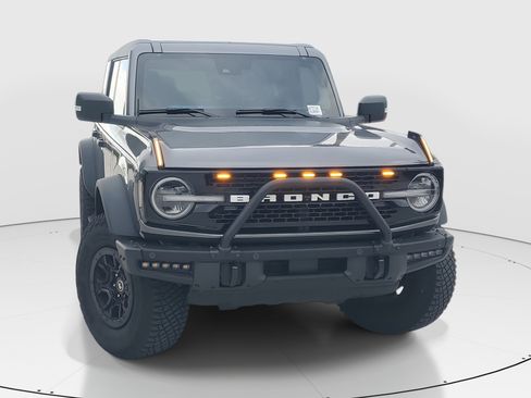 Used 2023 Ford Bronco Wildtrak image 2