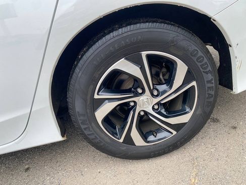 Used 2017 Honda Accord LX image 12