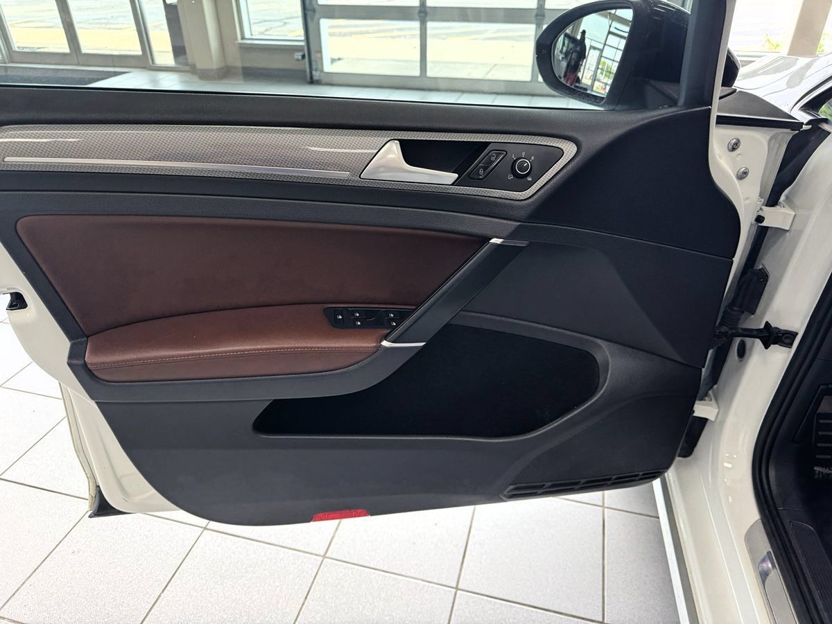 Used 2017 Volkswagen Golf Alltrack SE AWD/4WD image 9