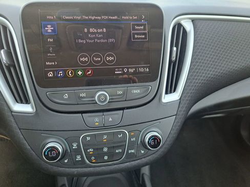 Used 2024 Chevrolet Malibu LT image 12