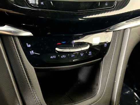 Used 2022 Cadillac XT6 Sport w/ Technology Package image 16