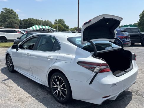 Used 2024 Toyota Camry SE FWD image 17