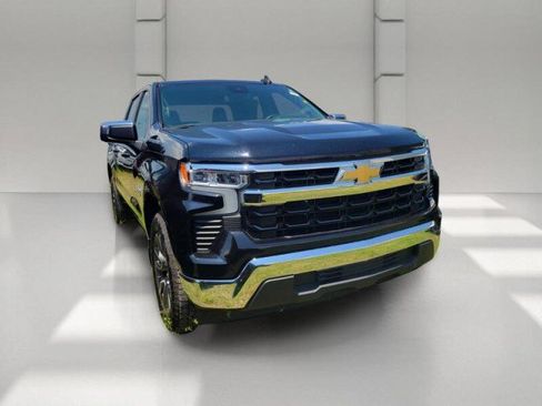 Used 2022 Chevrolet Silverado 1500 LT RWD image 3