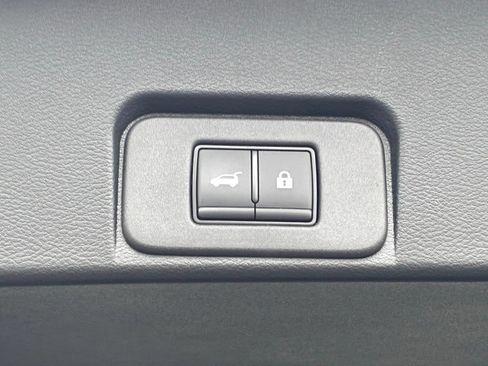 Used 2025 Nissan Rogue Platinum w/ Platinum Premium Package AWD/4WD image 40