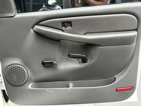 Used 2005 Chevrolet Silverado 3500 2WD Regular Cab image 13