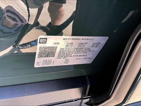 New 2026 GMC Yukon AT4 w/ AT4 Premium Plus Package AWD/4WD image 8