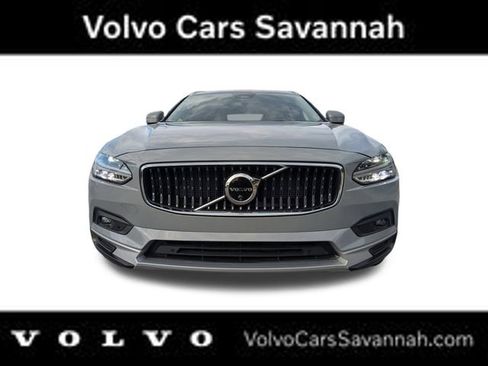 Used 2024 Volvo V90 B6 Cross Country Plus image 11