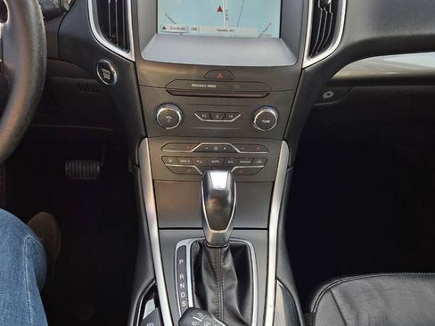 Used 2016 Ford Edge SEL w/ Equipment Group 201A FWD image 6