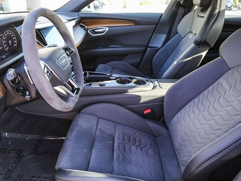 Used 2022 Audi e-tron GT Premium Plus image 17